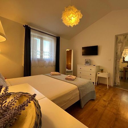 Apartment Cozy&Quiet Rovigno Esterno foto