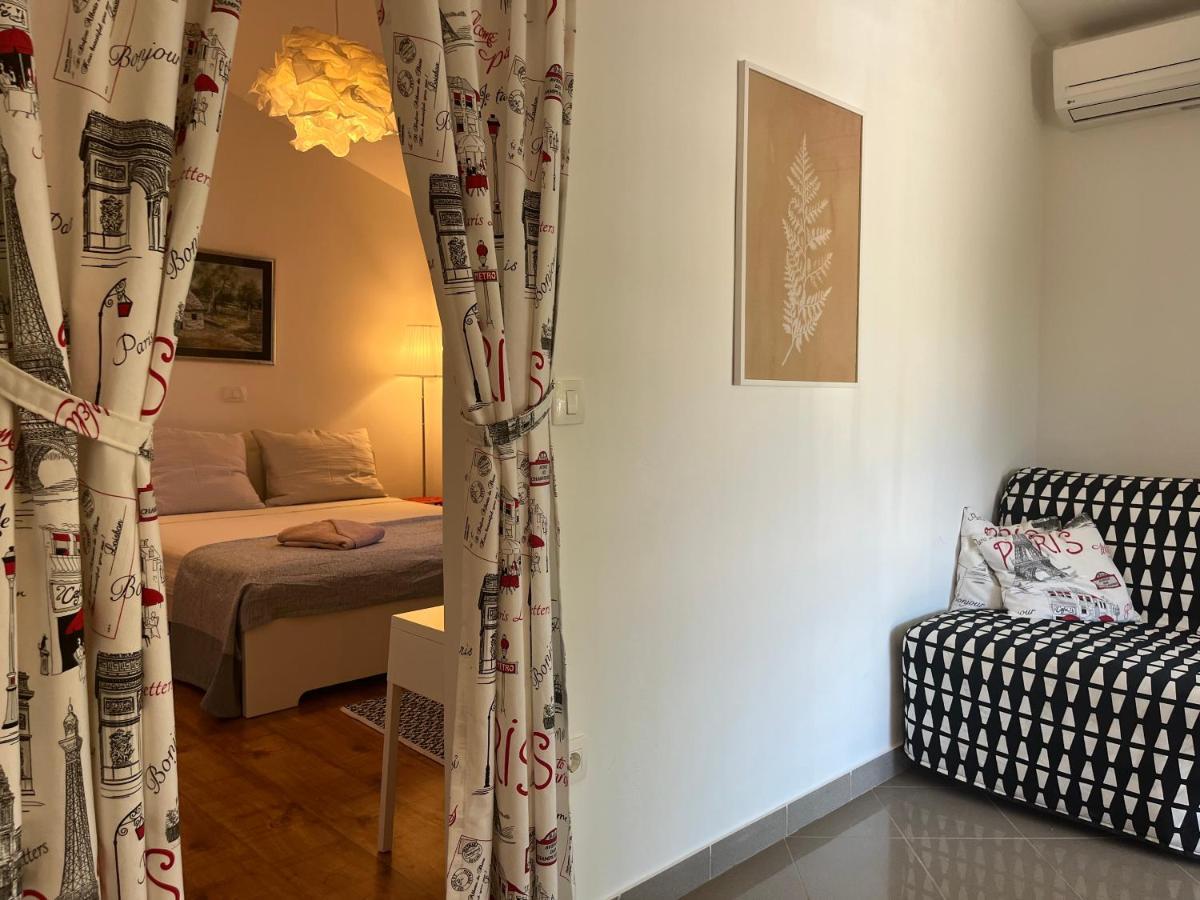 Apartment Cozy&Quiet Rovigno Esterno foto